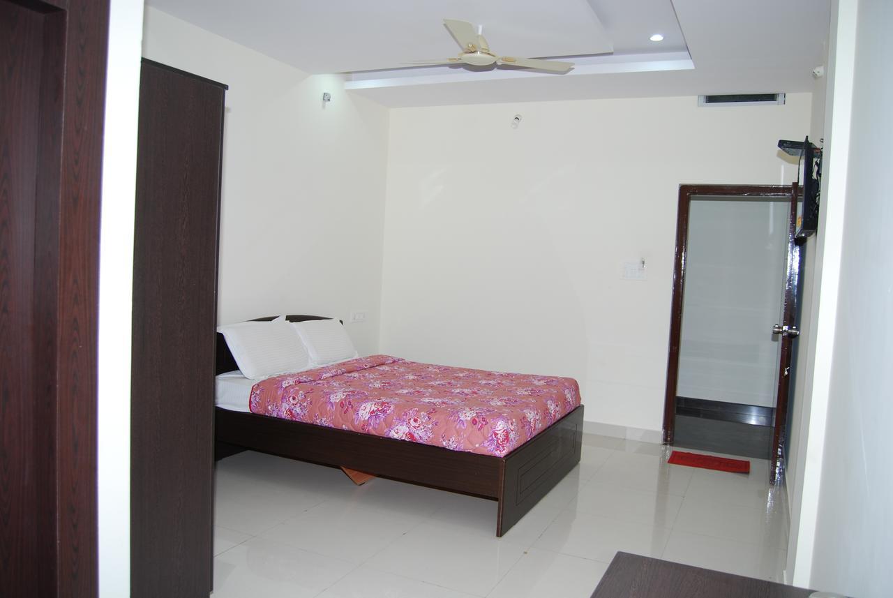 מלון מייזור Pratham Residency מראה חיצוני תמונה