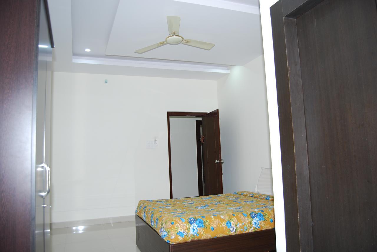 מלון מייזור Pratham Residency מראה חיצוני תמונה