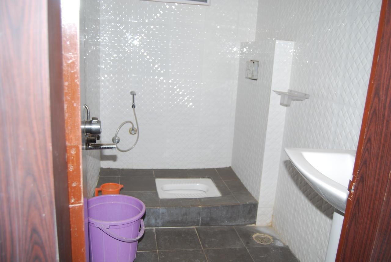 מלון מייזור Pratham Residency מראה חיצוני תמונה