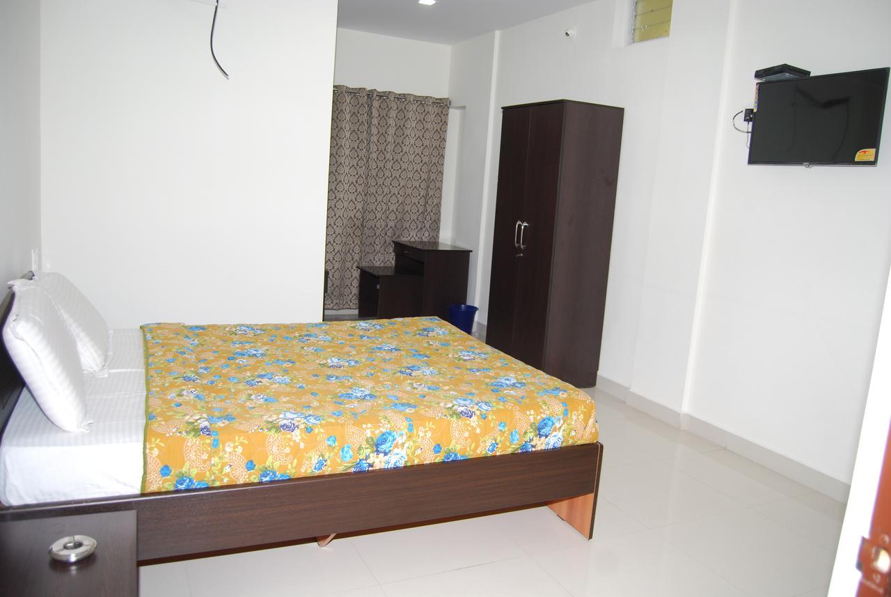 מלון מייזור Pratham Residency מראה חיצוני תמונה