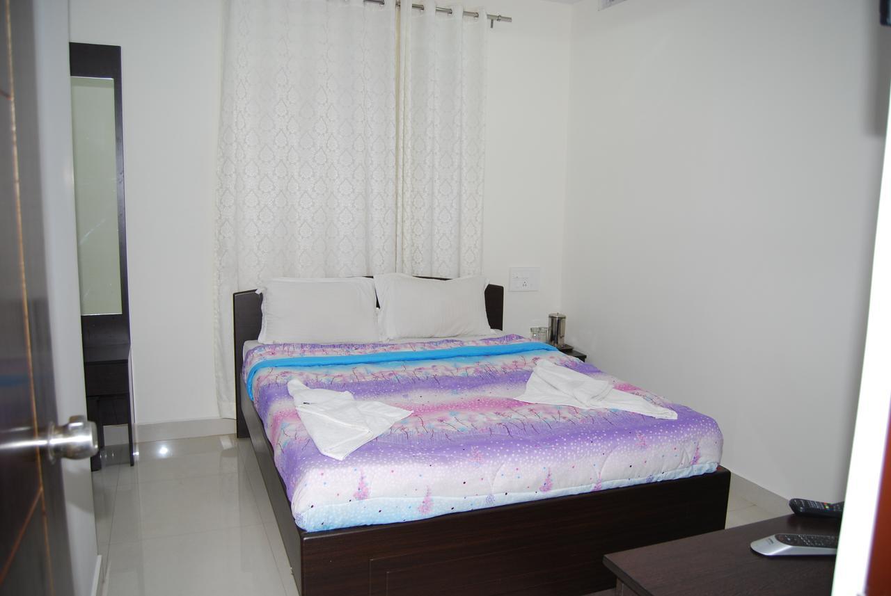 מלון מייזור Pratham Residency מראה חיצוני תמונה