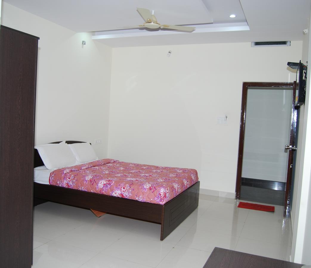 מלון מייזור Pratham Residency מראה חיצוני תמונה