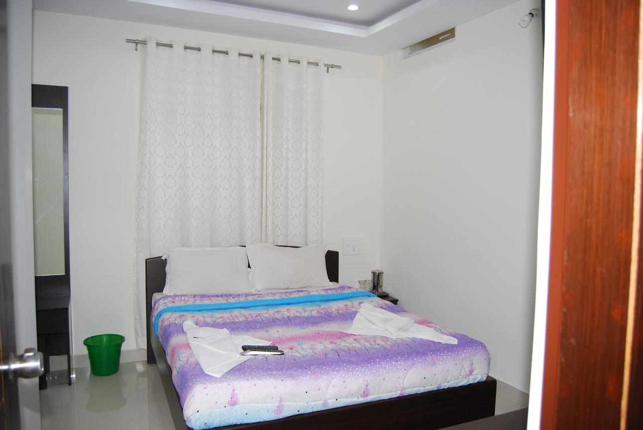 מלון מייזור Pratham Residency מראה חיצוני תמונה
