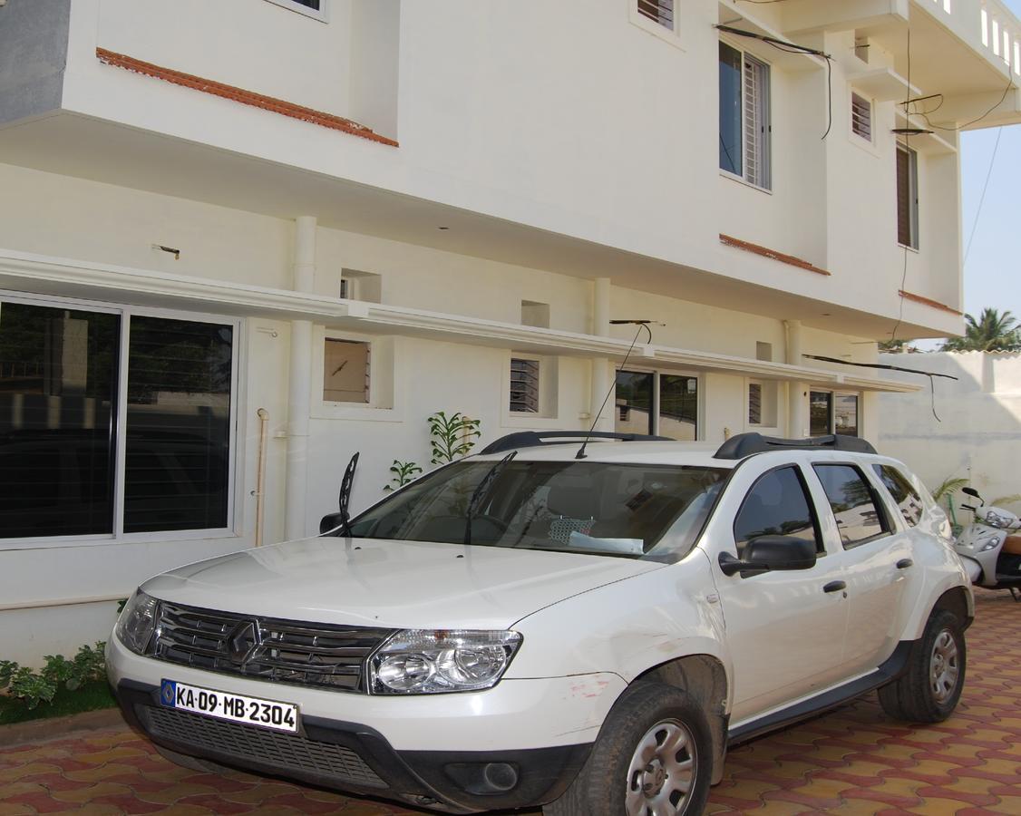 מלון מייזור Pratham Residency מראה חיצוני תמונה